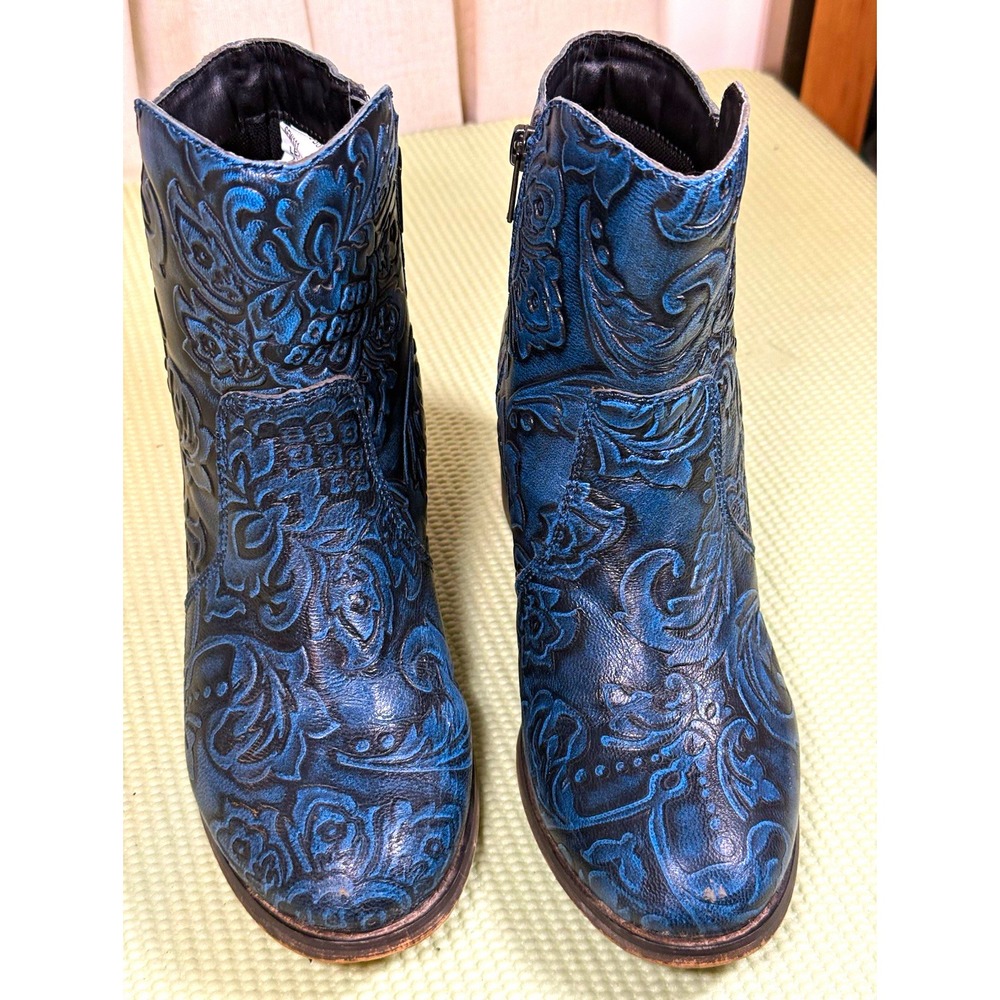 Vtg Santa Fe Boot Co. Blue western Embossed Floral Leather  Booties Women's 8M